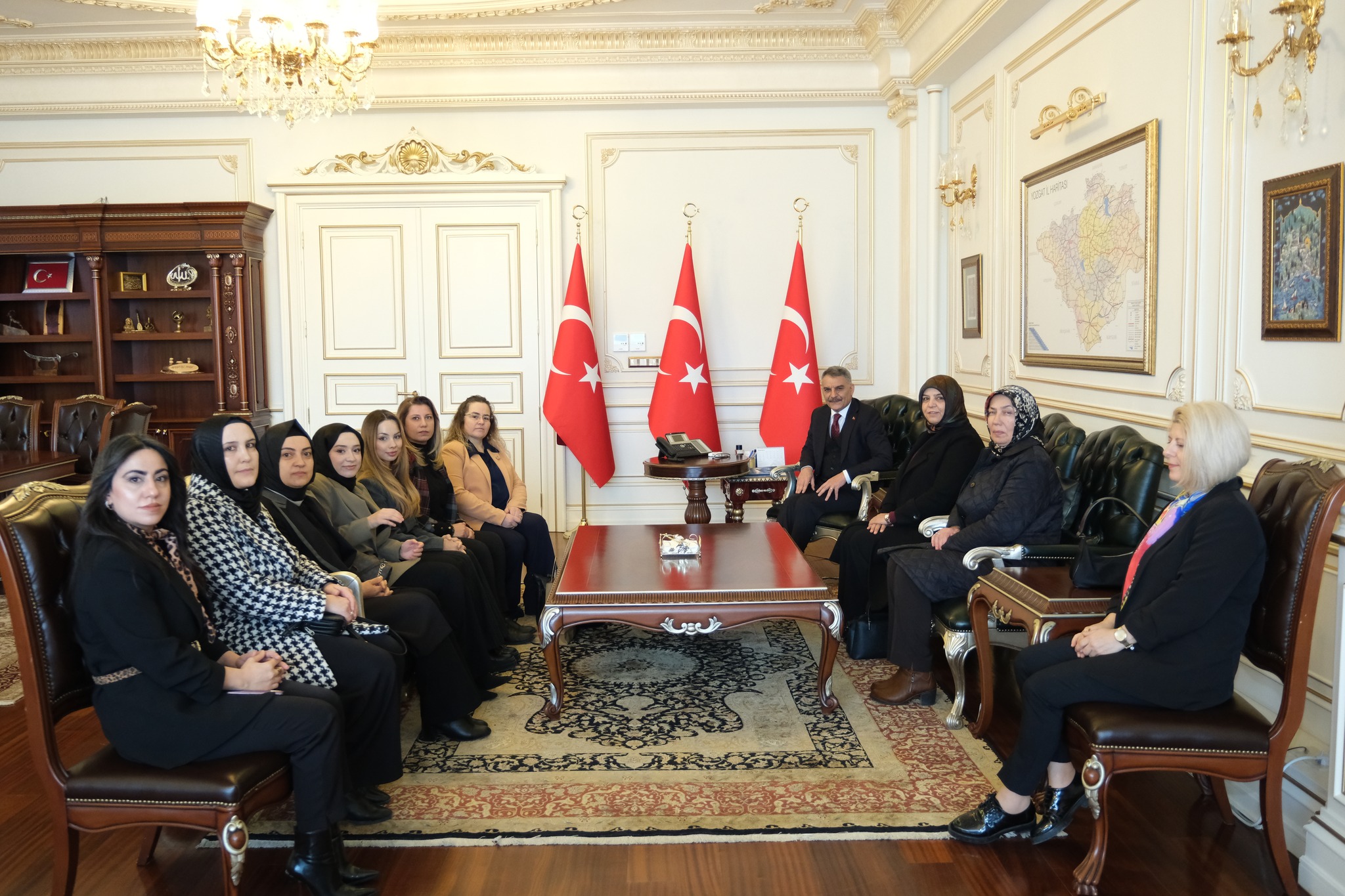 AK Parti Kadın Kolları’ndan Vali Özkan’a Tanışma Ziyareti