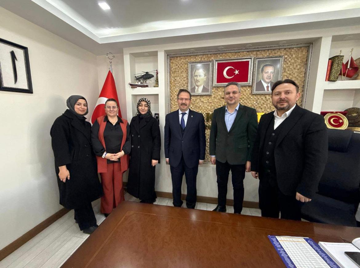 AK Parti Yozgat’ta Tanıtım ve Medya Stratejisi Güçlendirildi