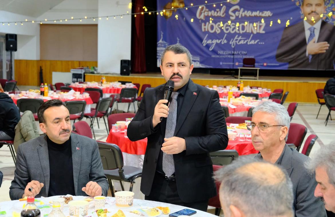 Akdağmadeni Belediyesi Personeli İftar Sofrasında Bir Araya Geldi