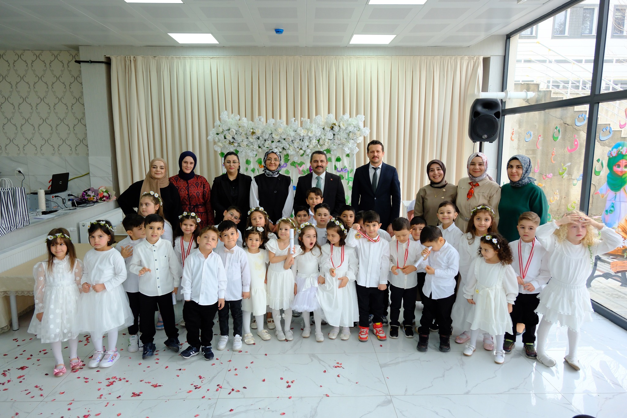 Akdağmadeni Bizim Ev Kreş’te Değerler Eğitimi Ödül Töreni Coşkuyla Gerçekleştirildi