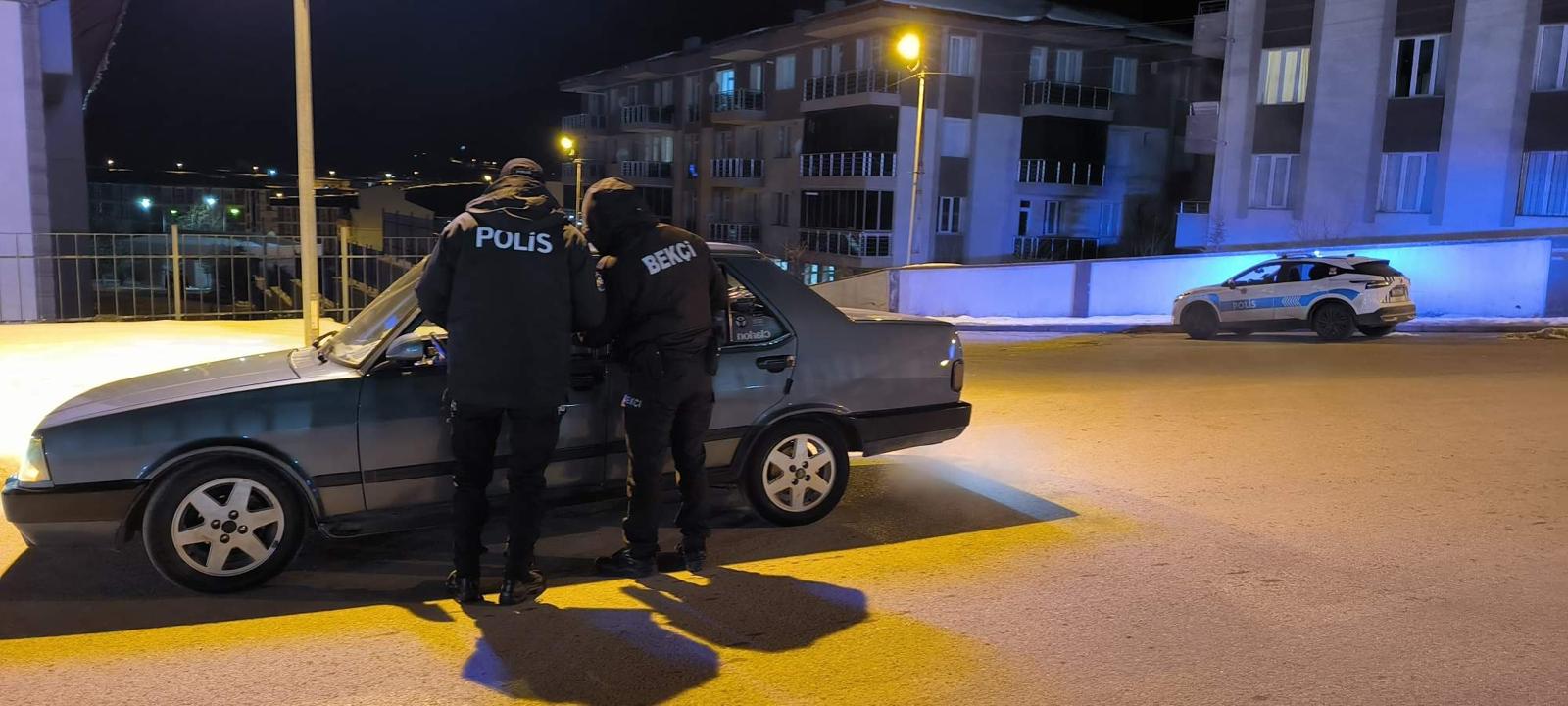 Akdağmadeni’nde Trafik Uygulaması: 50 Kişinin GBT Sorgusu Yapıldı