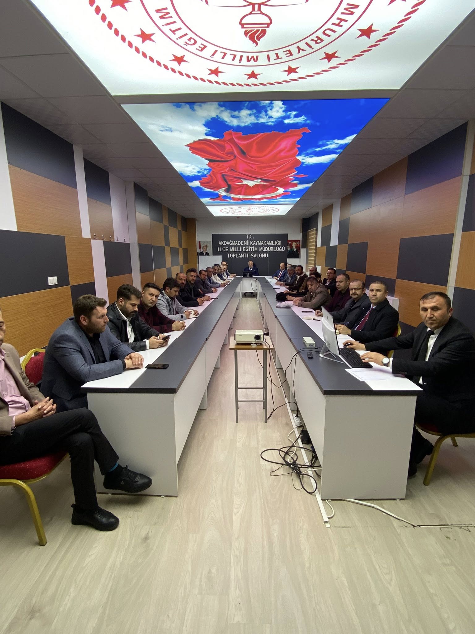 Akdağmadeni’nde Ortak Sınav Hazırlığı: Güvenlik ve Tedbirler Masaya Yatırıldı