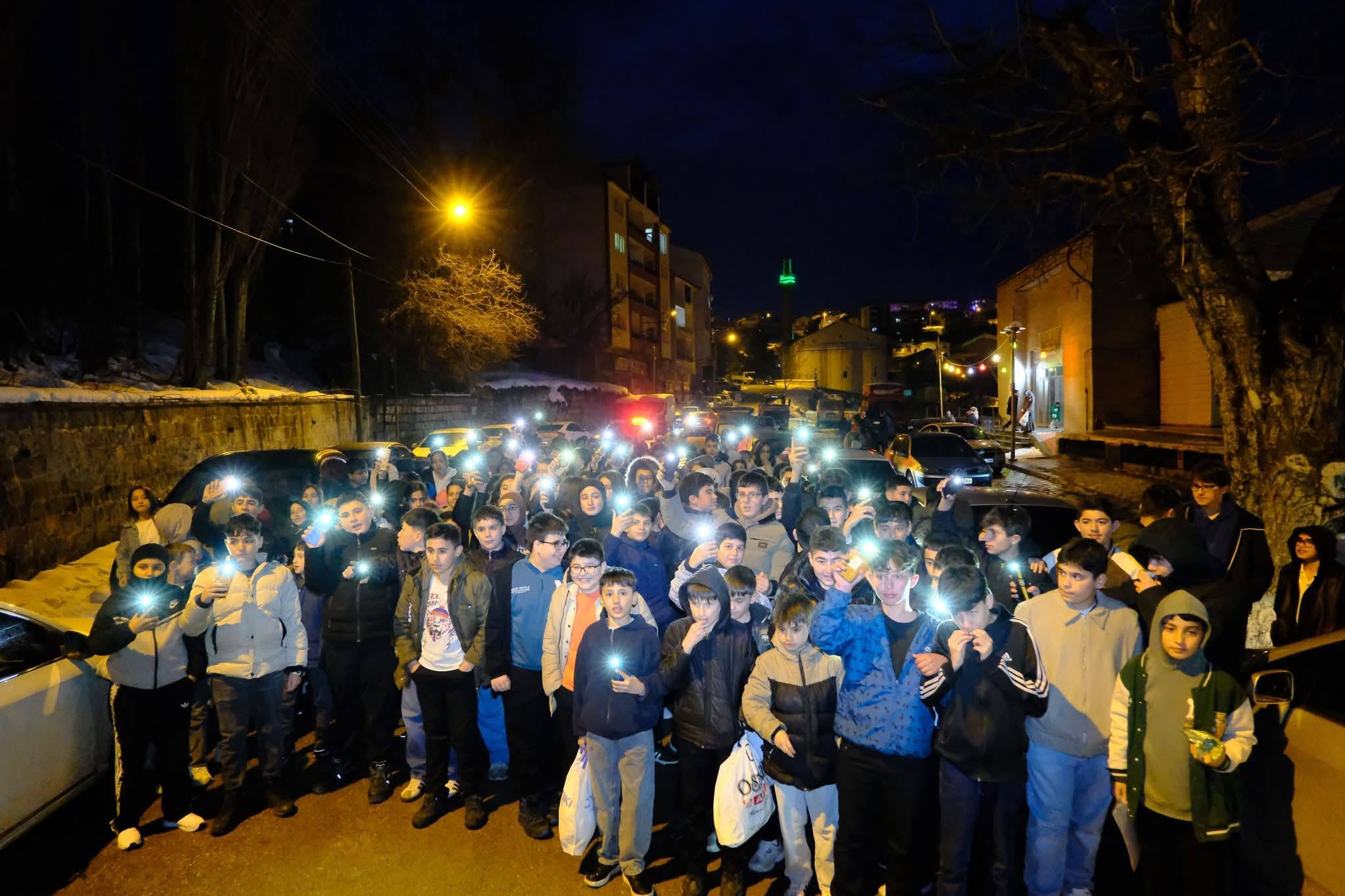 Akdağmadeni’nde Ramazan Coşkusu Fener Alayıyla Yaşandı