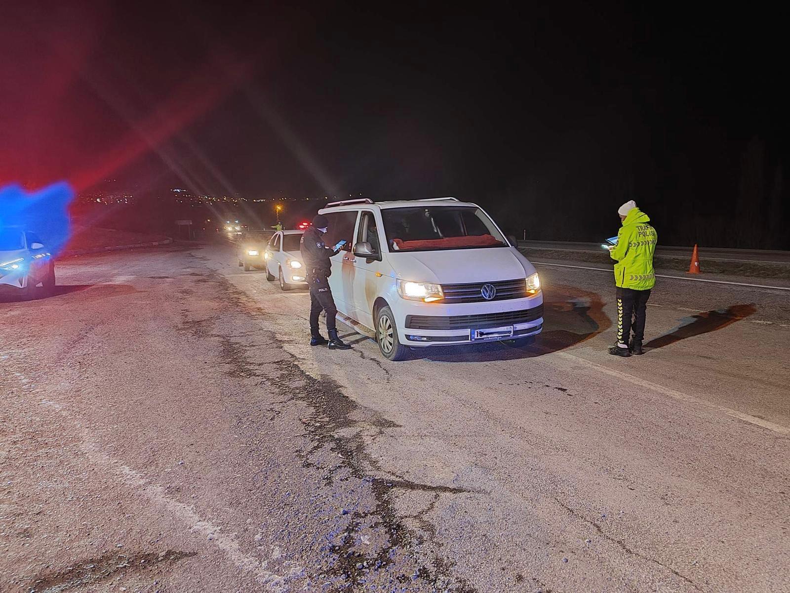 Akdağmadeni’nde 147 Kişi Sorgulandı, 1 Araca Ceza