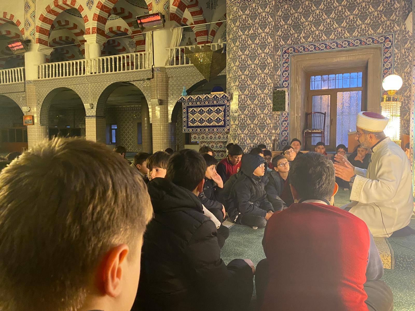 Akdağmadeni’nde Gençlerle Sabah Namazı Buluşması