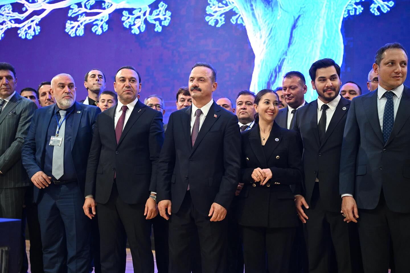 ANAHTAR PARTİ 1 YAŞINDA!