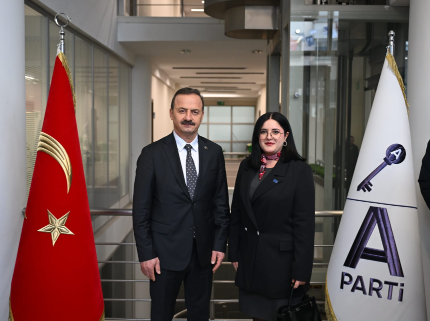 Anahtar Parti'den Kadınlara Destek Mesajı