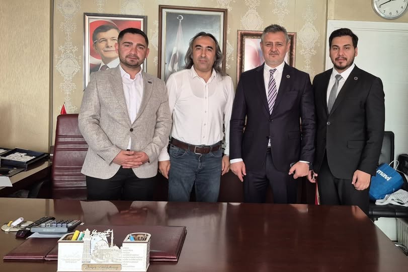 Orhan Kayhan Gelecek Partisi'ni Ziyaret Etti 