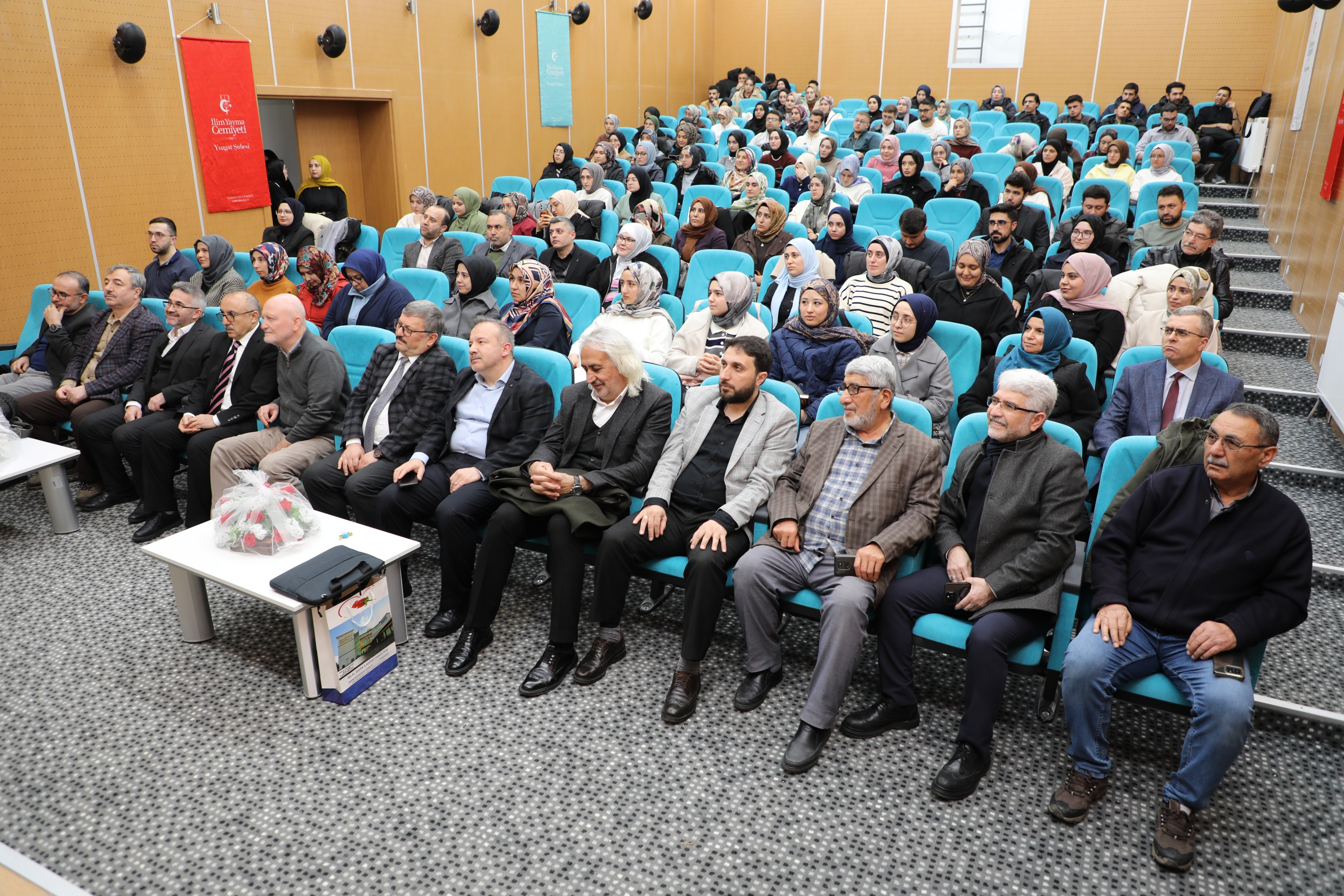 Bilal Şahin İlahiyat Fakültesi’nde “Sahn-ı Seman Türkiye” Mezuniyet Coşkusu