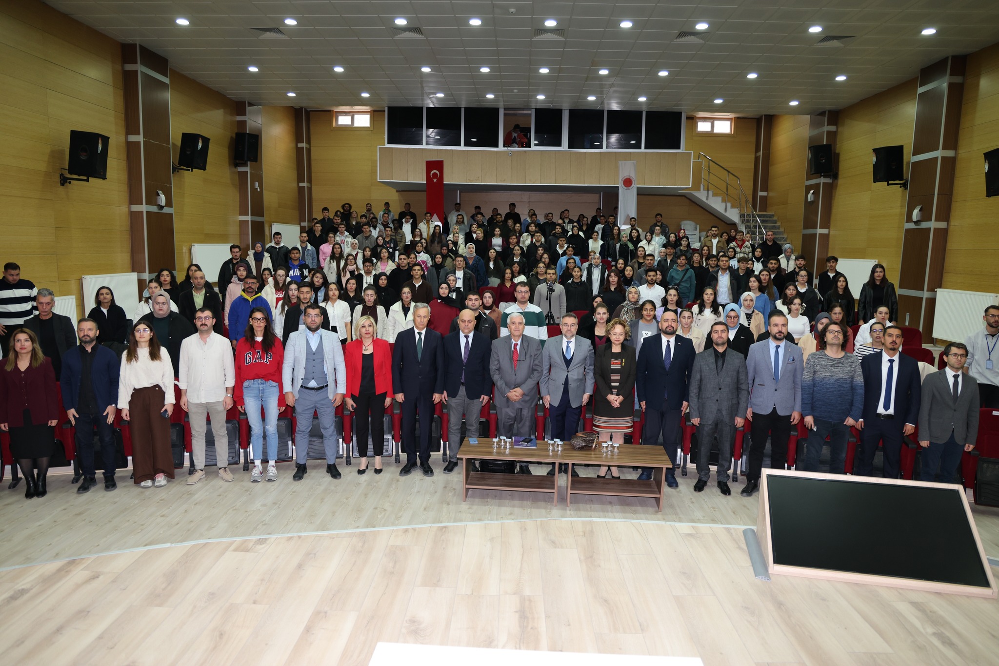 YOBÜ'den Dış Politika Paneli