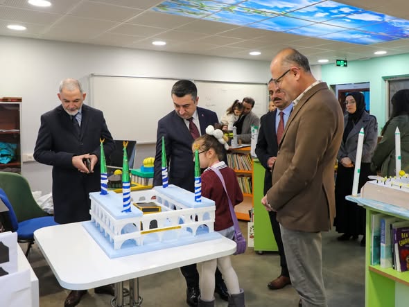 Atatürk İmam Hatip Ortaokulu’nda “Ramazan Koridoru” Büyük Beğeni Topladı