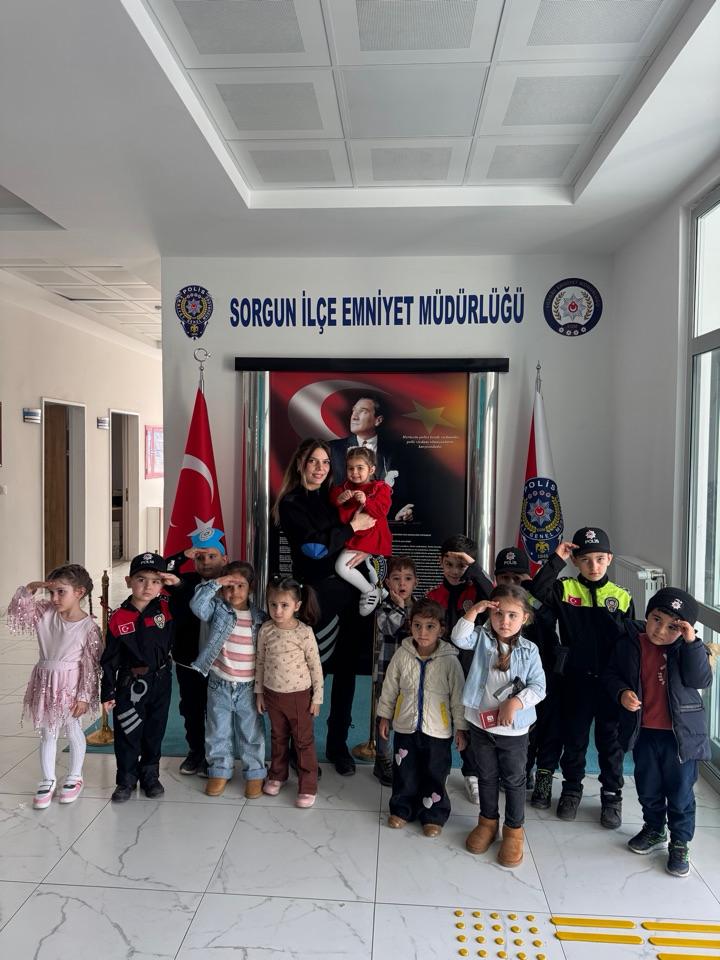 Sorgun Emniyetinden Minik Öğrencilere Trafik ve Güvenlik Eğitimi