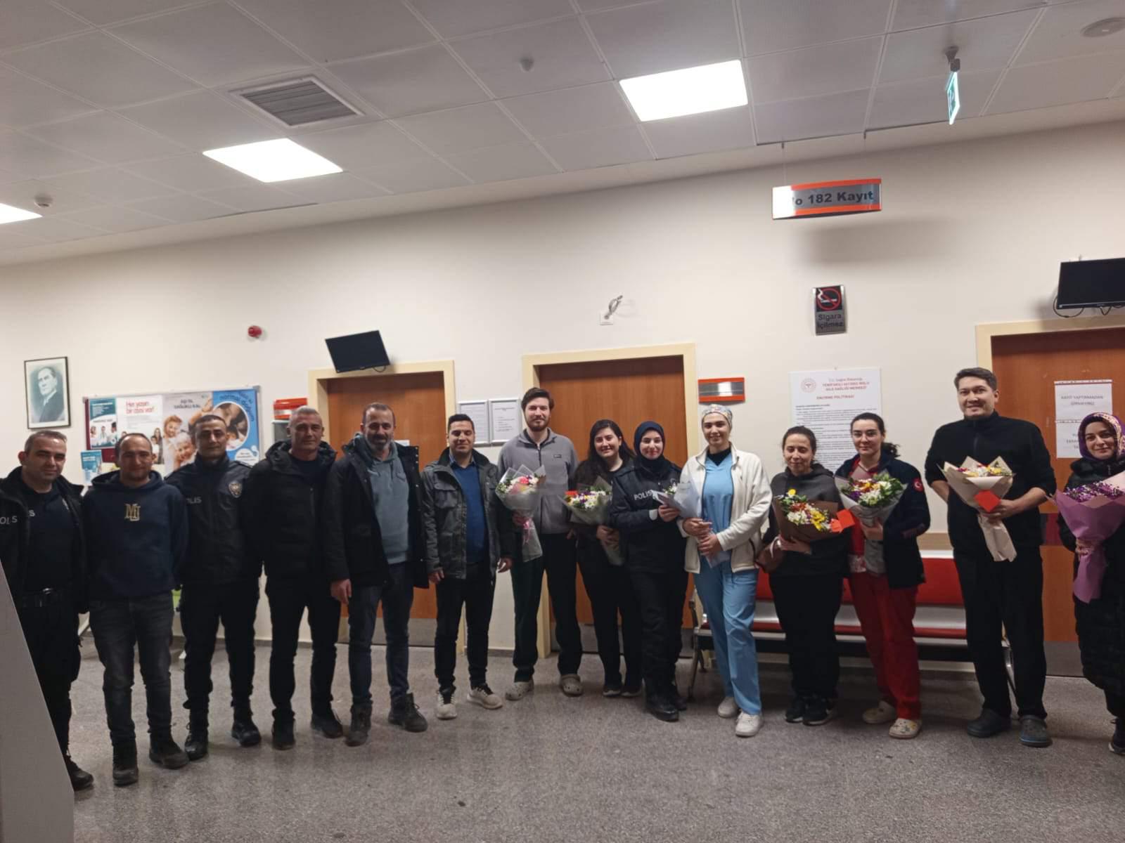 Yenifakılı Emniyeti’nden Sağlık Çalışanlarına Anlamlı 14 Mart Ziyareti