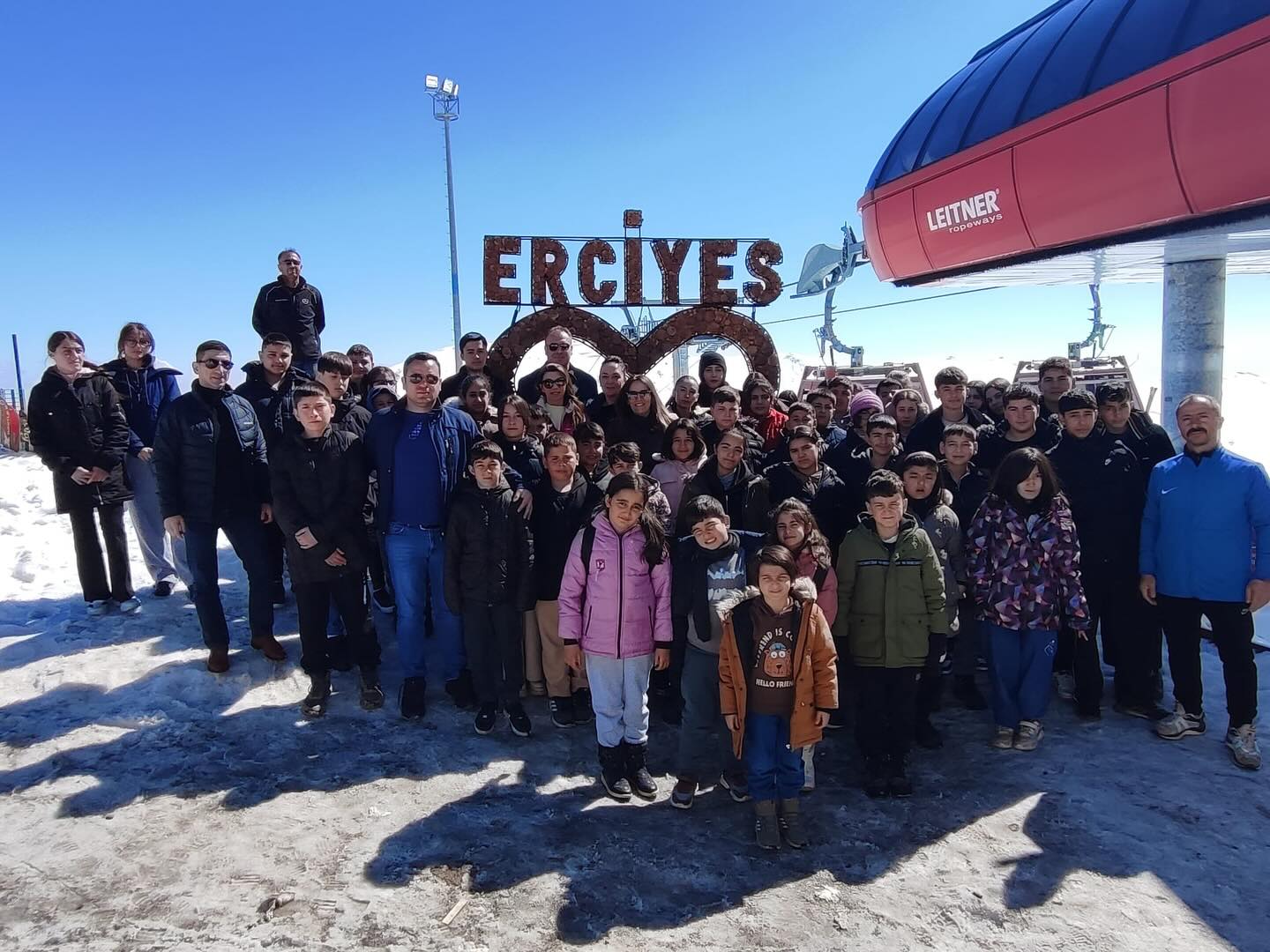 Çayıralan Öğrencilerine Erciyes Kayak Merkezi Gezisi Düzenlendi