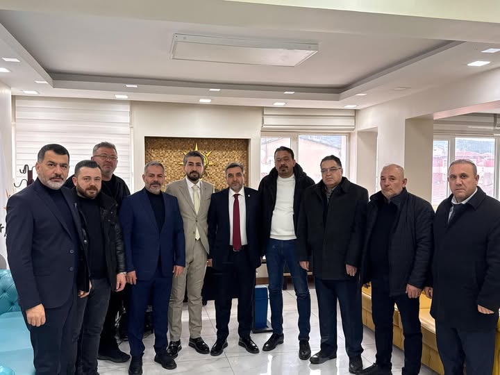 Esnaf Teşkilatından AK Parti'ye Hayırlı Olsun Ziyareti