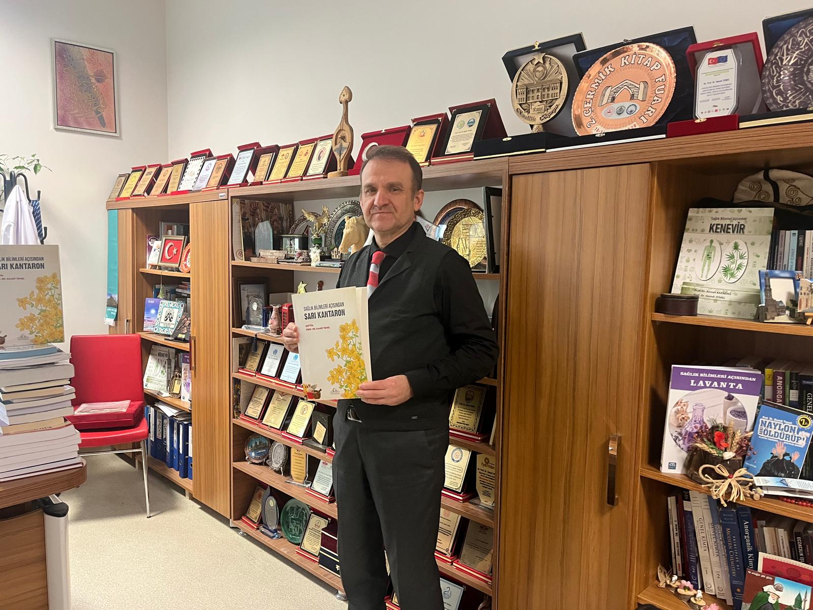 Bozok Üniversitesi Akademisyenlerinden Klinik Odaklı “Sarı Kantaron” Kitabı