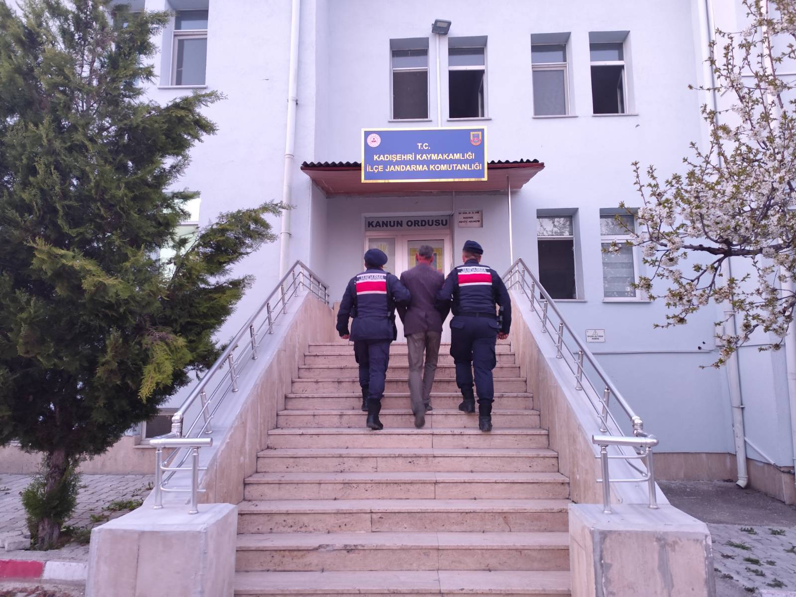 Yozgat’ta Üç İlçede Aranan 3 Şahıs Yakalandı