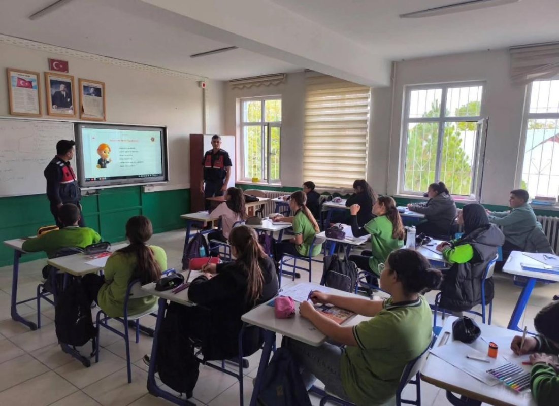 Öğrencilere Siber Güvenlik Eğitimi Verildi