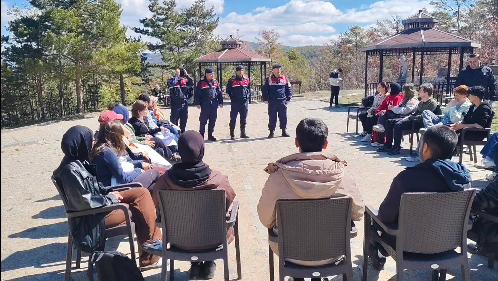 Yozgat'ta Jandarma ve Gençler Orman İçin Buluştu