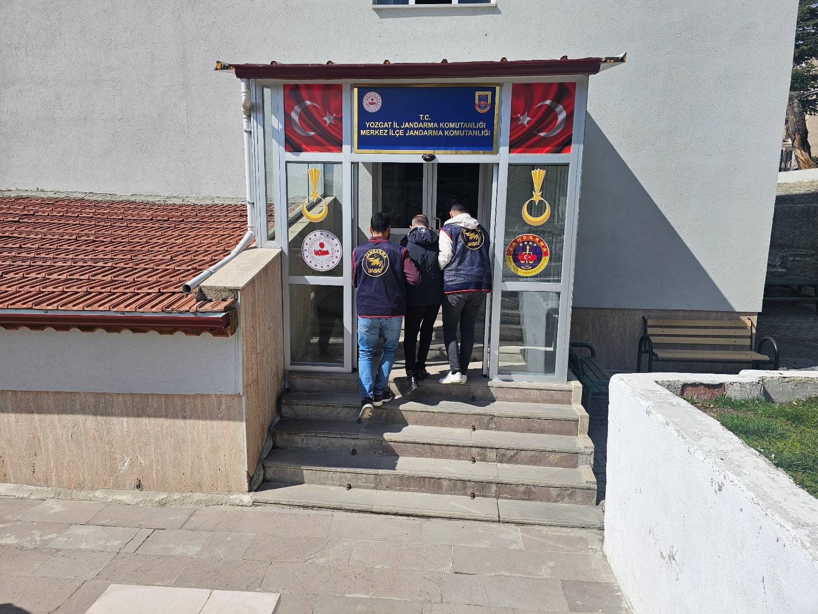 Yozgat'ta Jandarma Aranan Şahısları Tek Tek Yakaladı