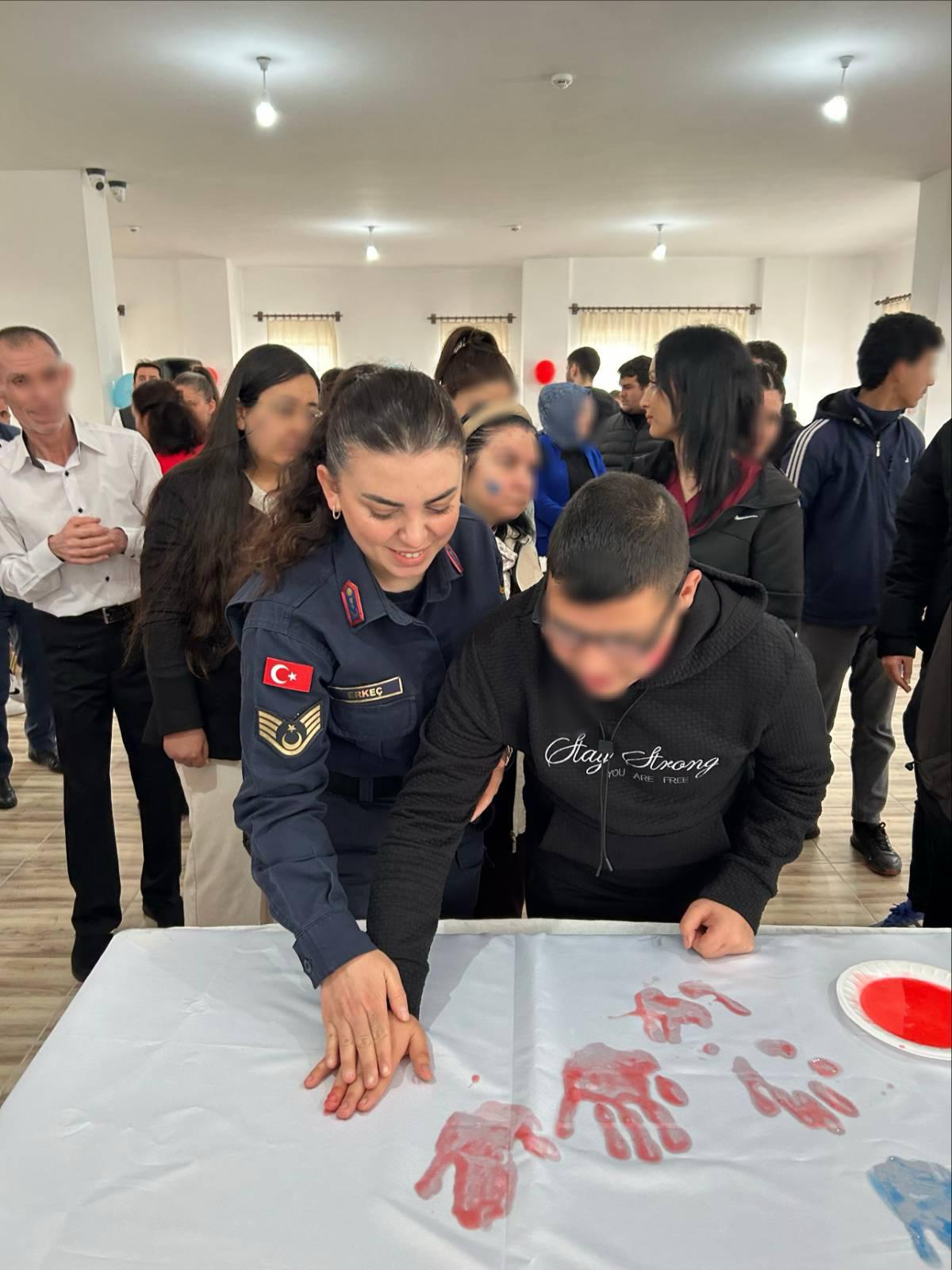 Yozgat’ta Otizm Farkındalığına Jandarma Desteği