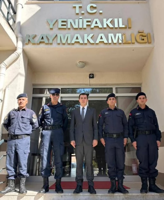 Kaymakam Uğur'dan Astsubaylara Jest  