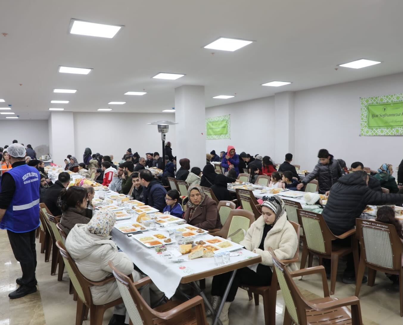 MHP Heyeti İftarını Belediye Sofrasında Açtı