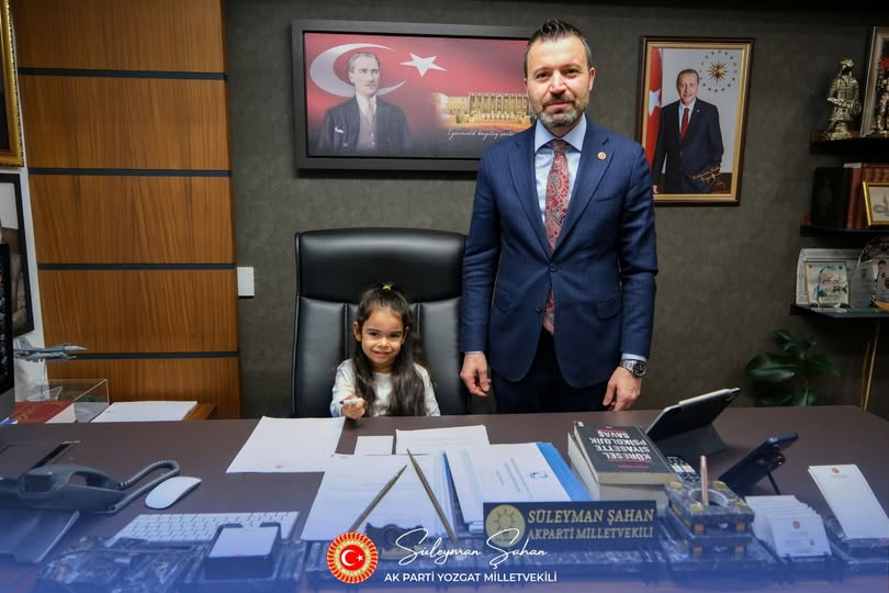 Süleyman Şahan Koltuğunu Minik Yağmur’a Devretti