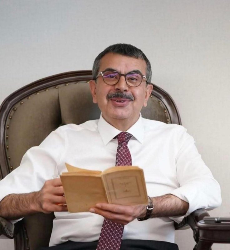 Öğretmenler O Elbiseleri Giyemeyecekler 