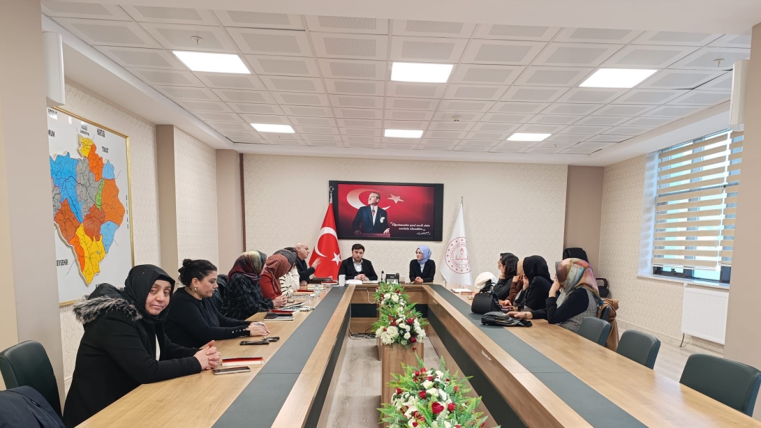 Nefes Okuma Kulübü’nde Öğretmenler Yazarla Buluştu