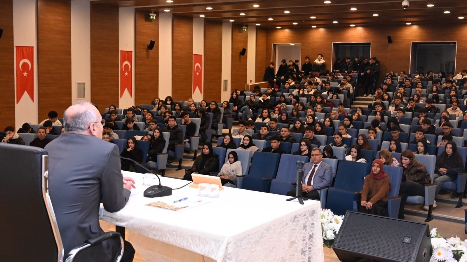 Yozgat’ta Nurettin Topçu Anısına Anlamlı Konferans