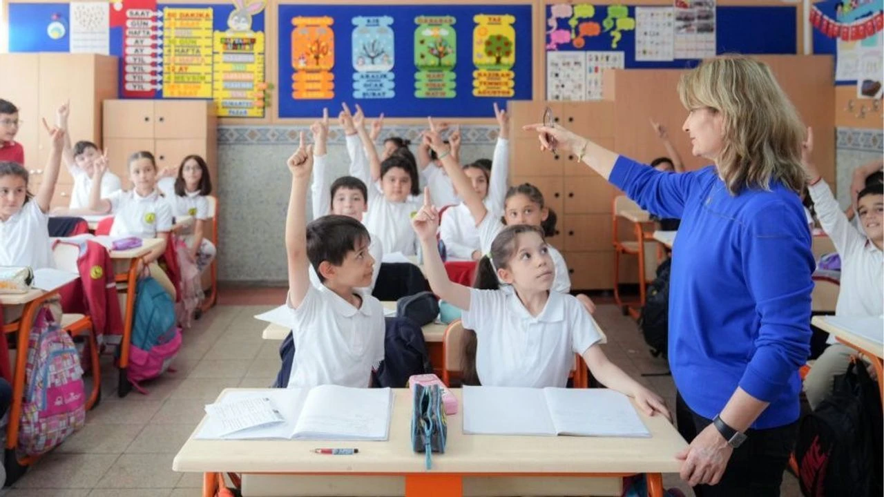 Okullarda ara tatil kalkıyor mu?