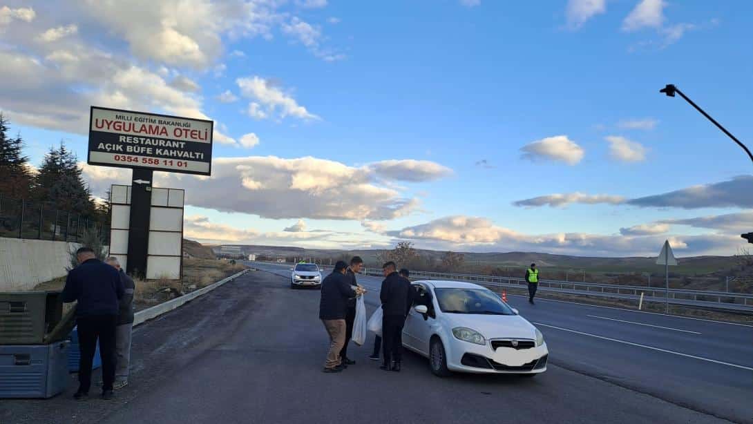 Fatih Mesleki ve Teknik Anadolu Lisesi’nden E-88 Karayolu’nda Ramazan İkramı