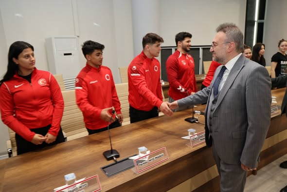 Bozok Üniversitesi Güreş Takımından Büyük Başarı: 7 Madalya ile Döndüler