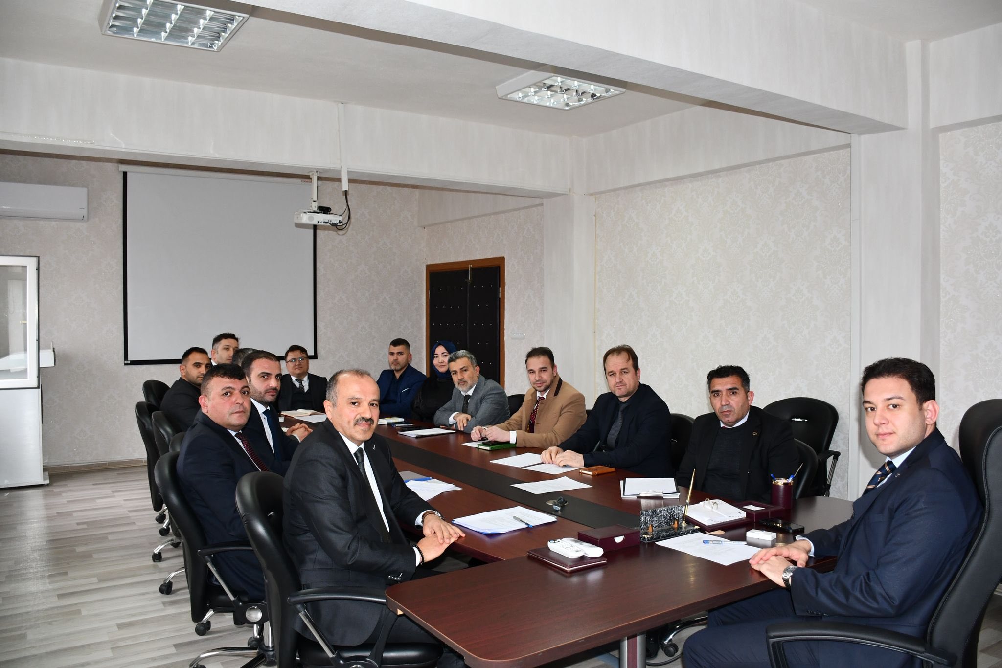 Saraykent’te Eğitim Masaya Yatırıldı, Başarılı Öğretmenler Ödüllendirildi