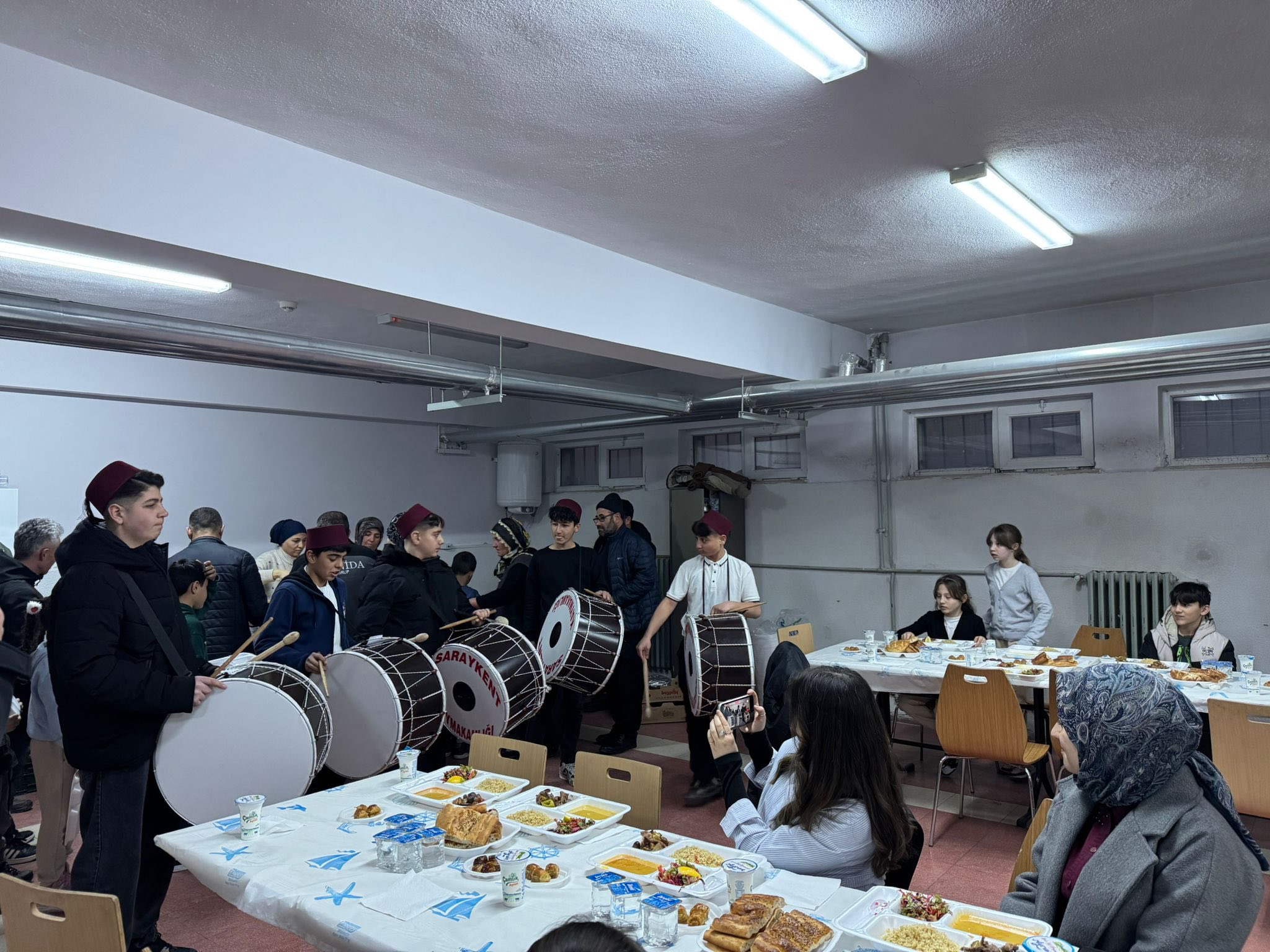 Saraykent’te Kaymakam Mete Öztürk Öğrencilerle İftar Sofrasında Buluştu