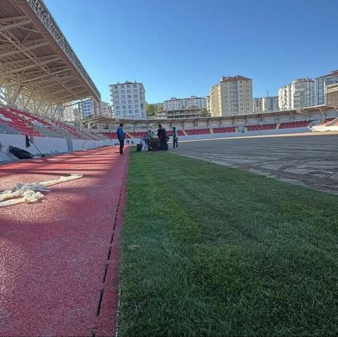 Yozgat Şehir Stadyumu’nda Çim Serimi Başladı