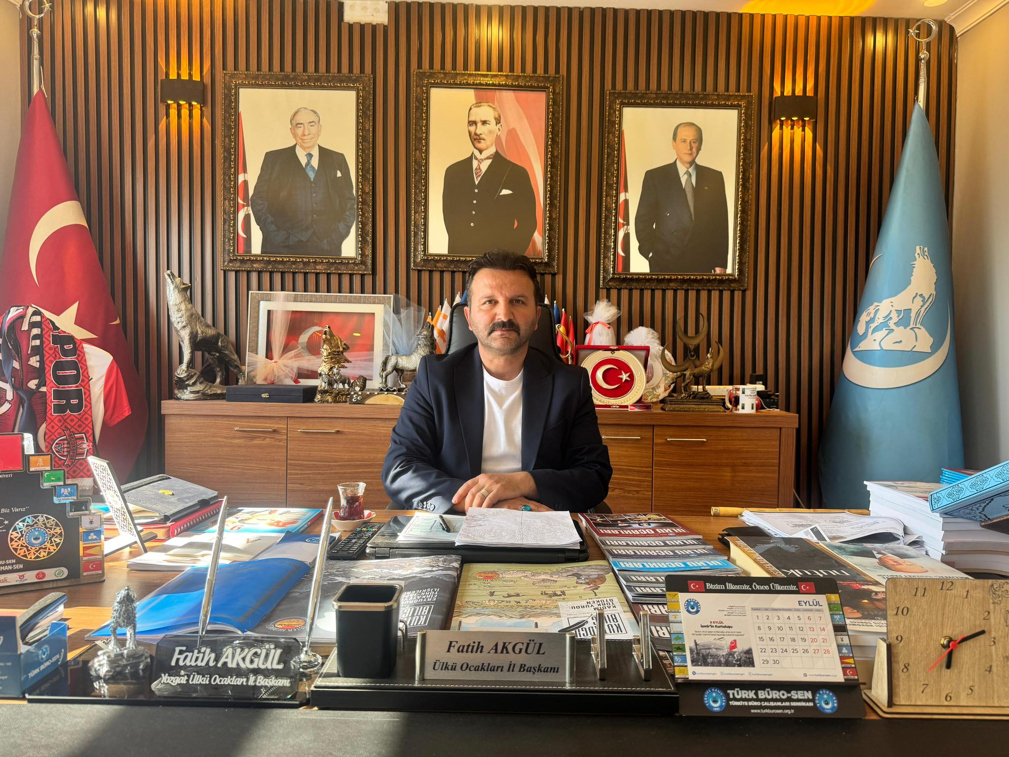 Ne Mutlu Türk'üm Diyene