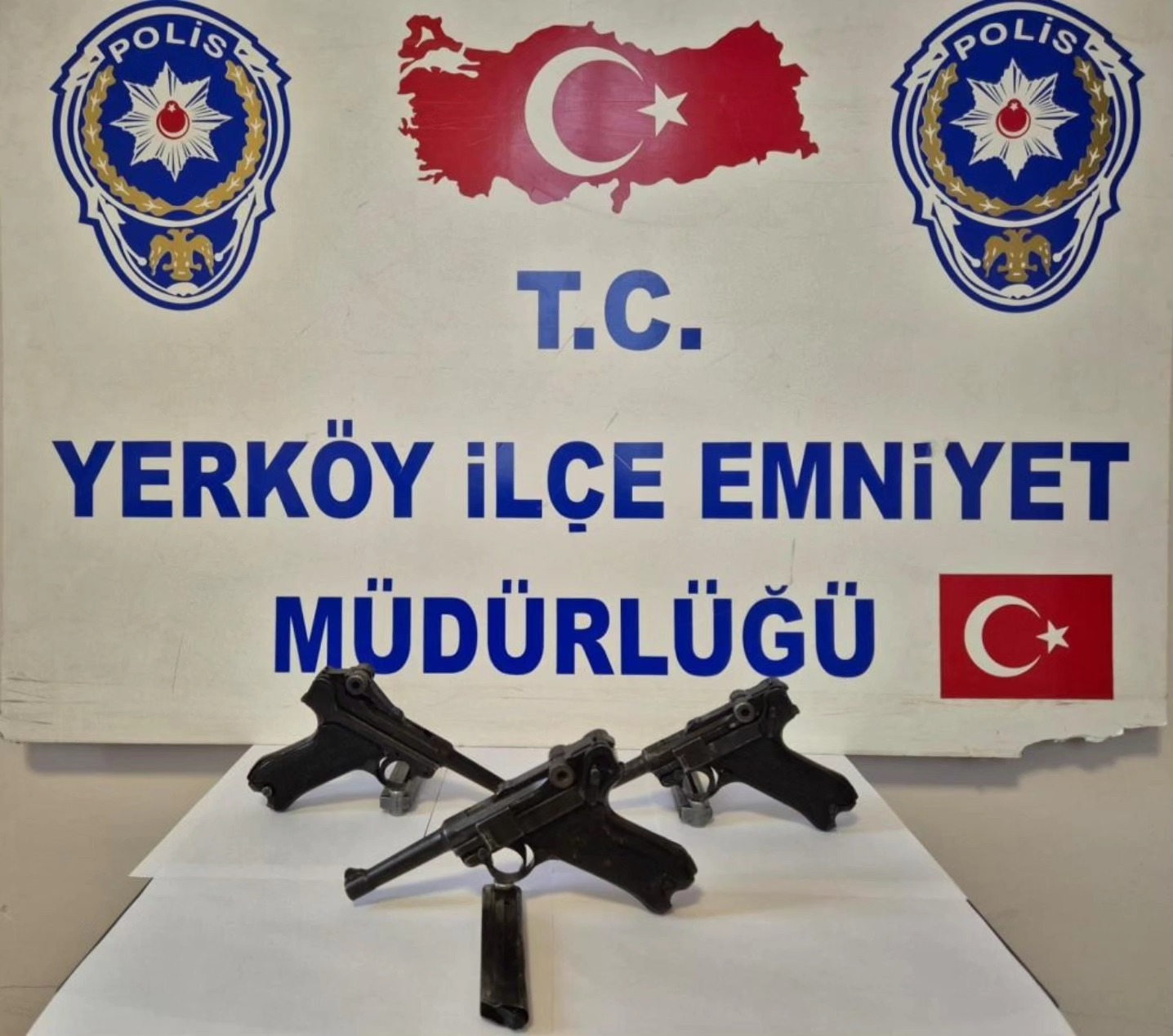 Durdurulan Araçtan Asırlık Silahlar Çıktı