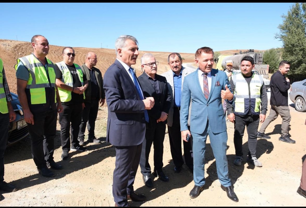 Vali Özkan, Köy Yolu Çalışmalarını İnceledi