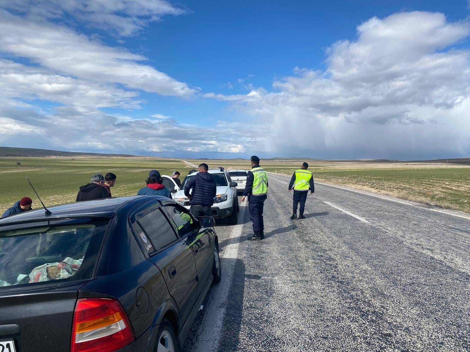 Boğazlıyan'da Yolda Kalan Araca Jandarmadan Hızlı Müdahale