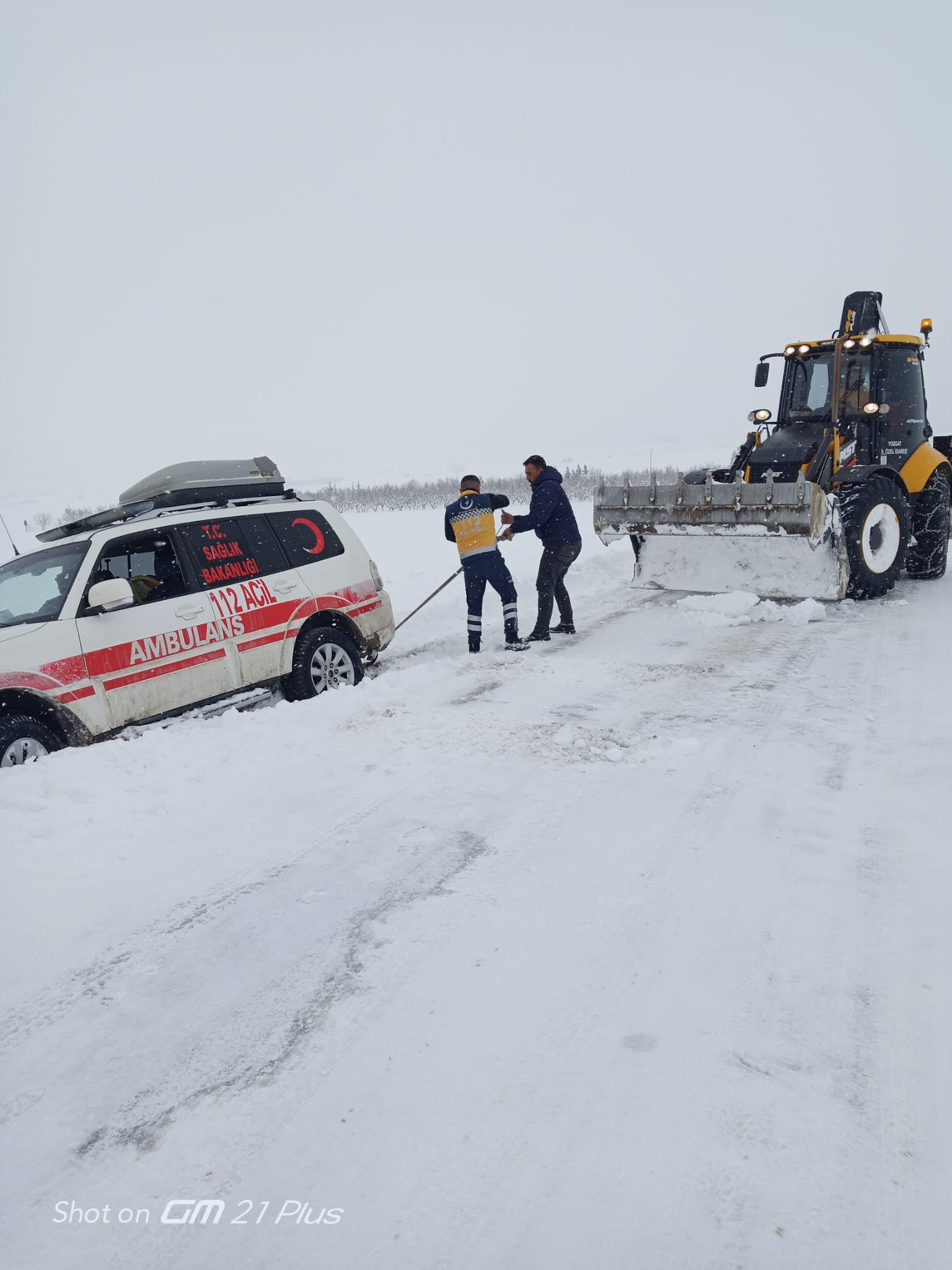 Yozgat’ta 112 Acil Sağlık Ekipleri Karla Mücadelede Hayat Kurtarıyor