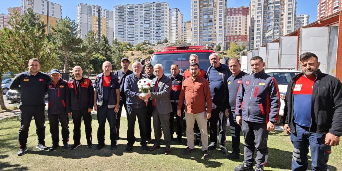 İtfaiyecilere sürpriz kutlama