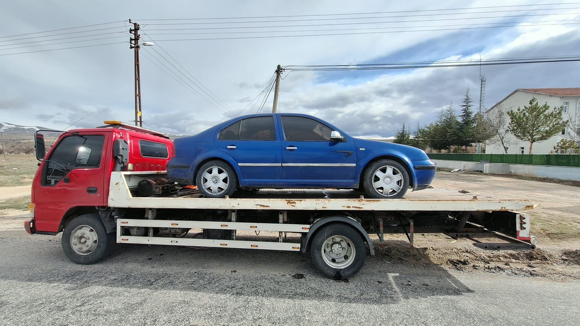 Yozgat’ta Yol Kontrolü Sırasında Hacizli Araç Ele Geçirildi