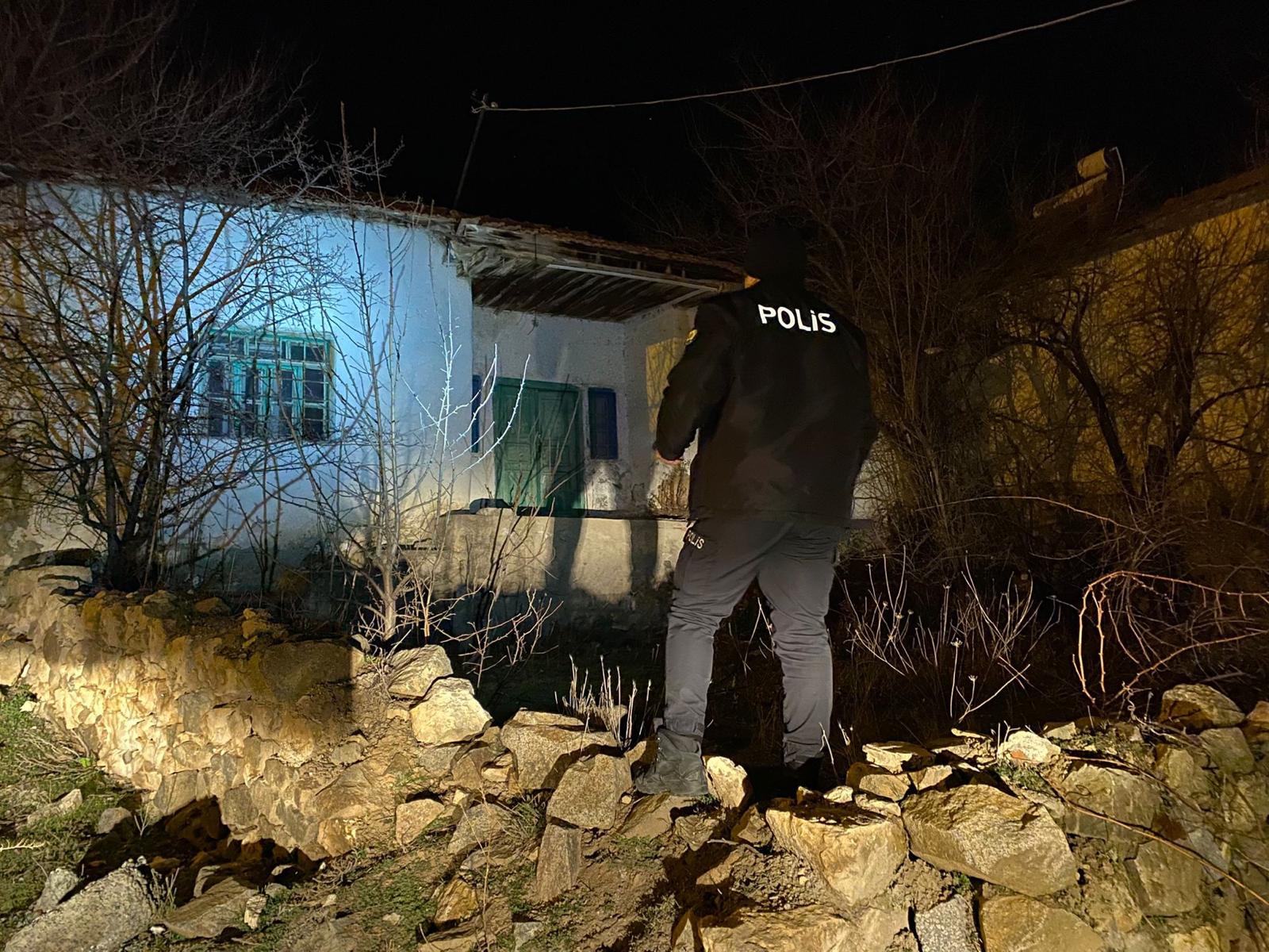 Şefaatli’de ŞOK Uygulama: 70 Kişi ve 34 Araç Denetlendi