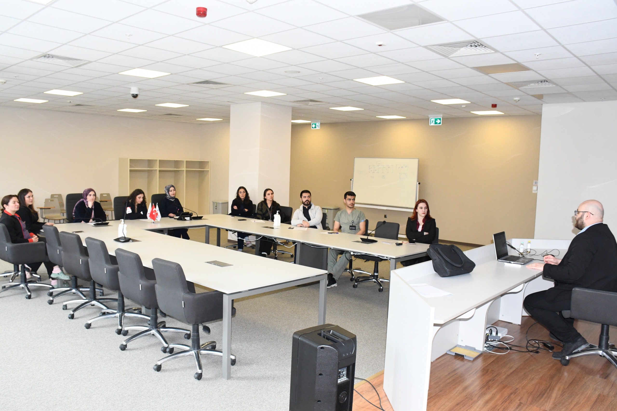 Yozgat Şehir Hastanesi’nde Acil Servis Personeline “Kan Kültürü” Eğitimi