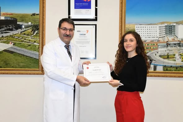 Hekimlere Vali Özkan İmzalı Başarı Belgesi
